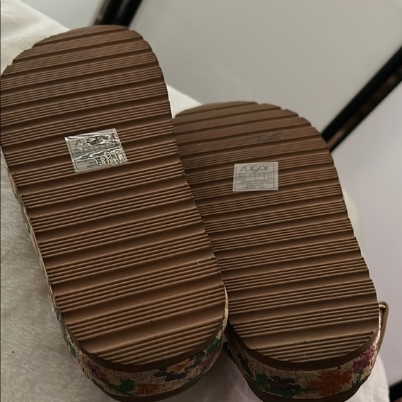 Sugar Tan and Orange Sandals with Floral Straps - Picture 3 of 4